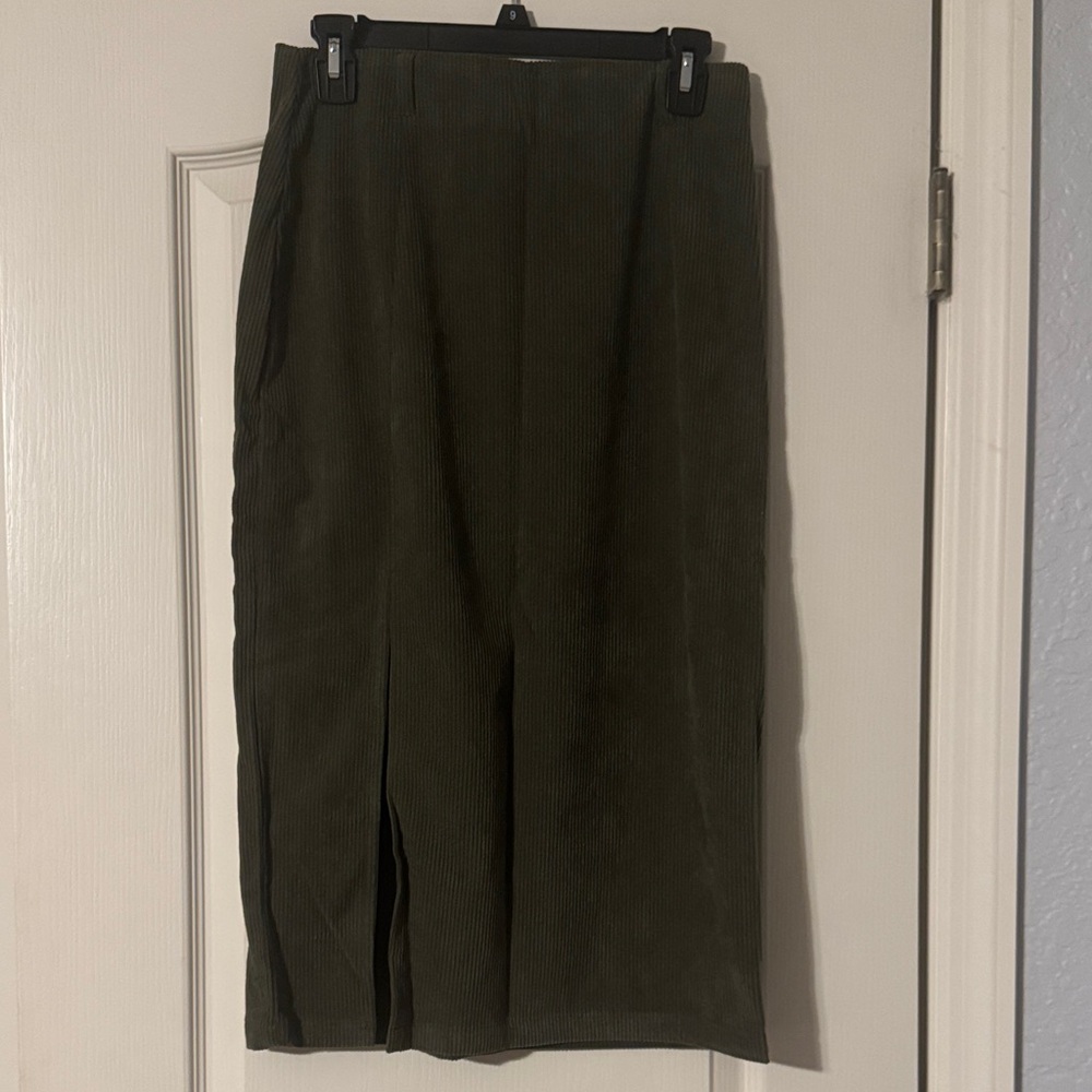 HALARA Dark Green Midi Skirt - small